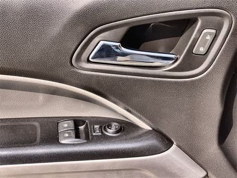 Used 2020 Chevrolet Colorado LT w/ Safety Package image 29