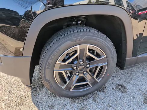 New 2026 Jeep Cherokee Laredo image 16