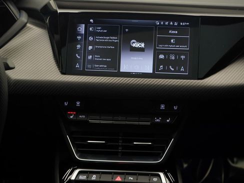 Used 2024 Audi e-tron GT Premium Plus image 10