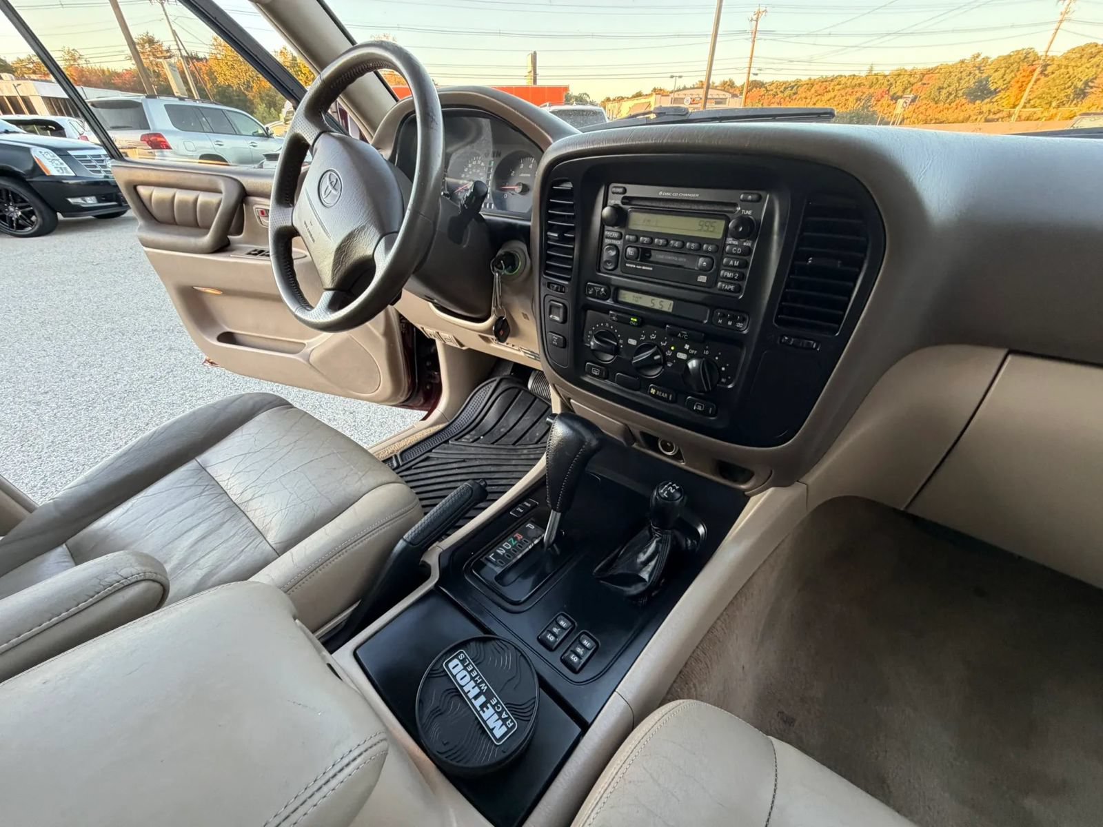 Used 2000 Toyota Land Cruiser w/ Convenience Pkg AWD/4WD image 25