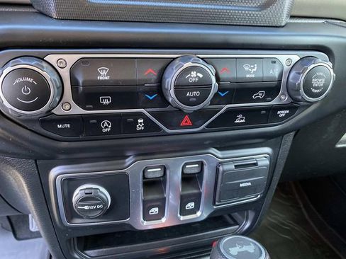 Used 2021 Jeep Wrangler Willys image 9