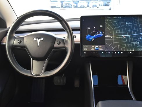 Used 2018 Tesla Model 3 Long Range image 27