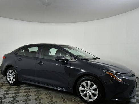 Used 2023 Toyota Corolla LE FWD image 9