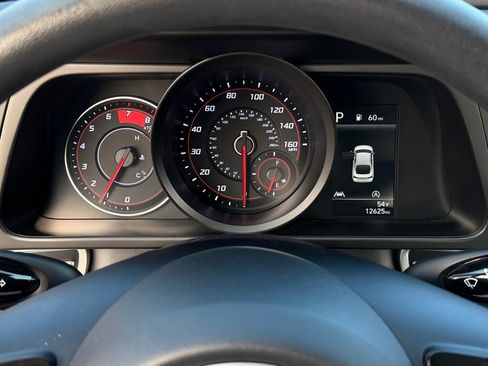 Certified 2023 Hyundai Elantra SE image 14