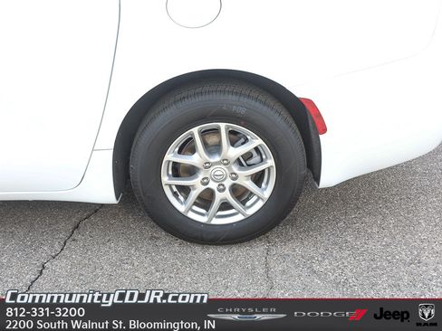 New 2026 Chrysler Voyager LX FWD image 9