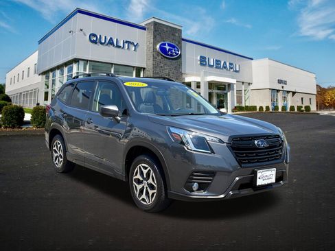 Used 2023 Subaru Forester Premium AWD/4WD image 5