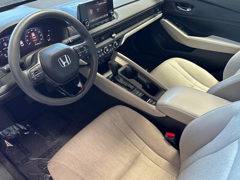 Used 2023 Honda Accord EX image 4