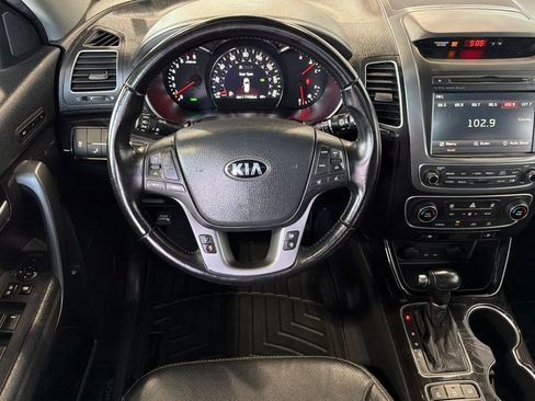 Used 2014 Kia Sorento SX w/ 3rd Row Package AWD/4WD image 16