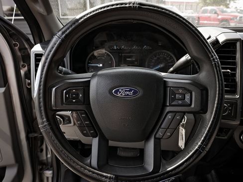 Used 2022 Ford F350 XLT w/ Camper Package image 15