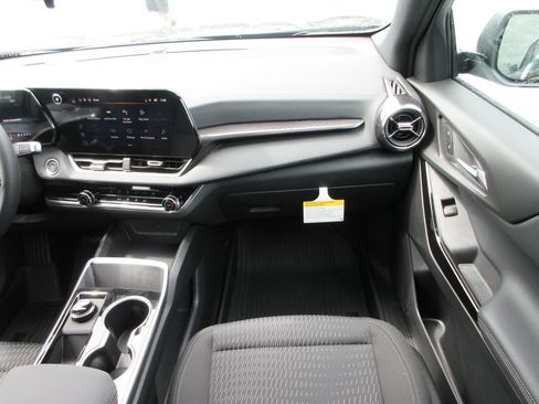 New 2026 Chevrolet Equinox LT w/ LPO, Floor Liner Package FWD image 15