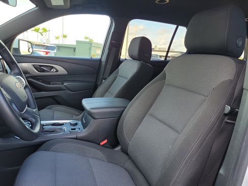 Used 2023 Chevrolet Traverse LT image 11