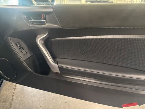 Used 2017 Toyota 86 image 25