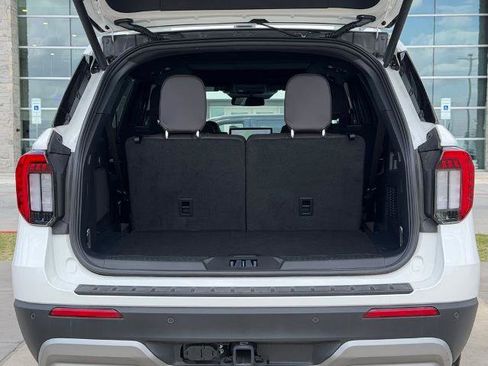 New 2026 Ford Explorer Platinum image 28
