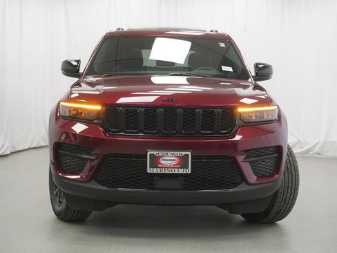 Certified 2025 Jeep Grand Cherokee Altitude image 7