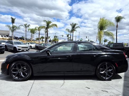 Certified 2022 Chrysler 300 S RWD image 2
