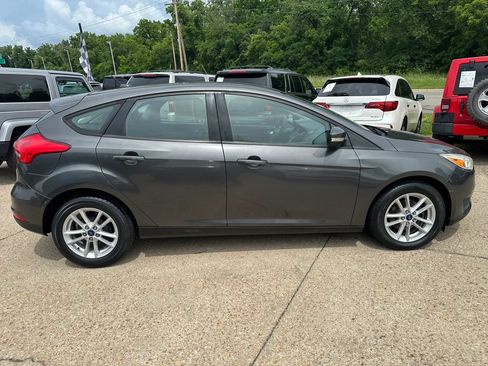 Used 2017 Ford Focus SE FWD image 8