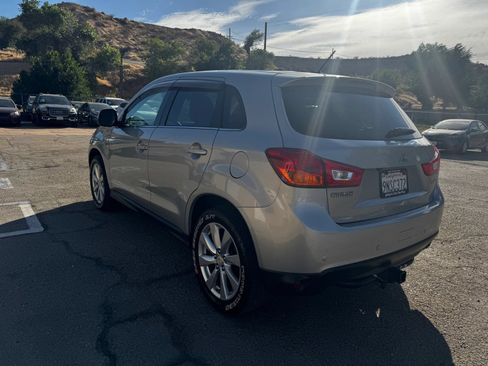 Used 2015 Mitsubishi Outlander Sport SE AWD/4WD image 5