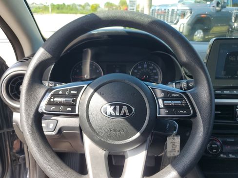 Used 2019 Kia Forte LXS image 18