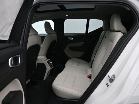 New 2026 Volvo XC40 B5 Ultra w/ Climate Package AWD/4WD image 25
