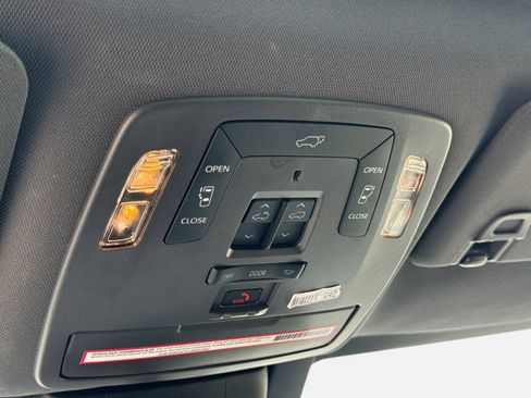 Used 2023 Toyota Sienna Platinum AWD/4WD image 26