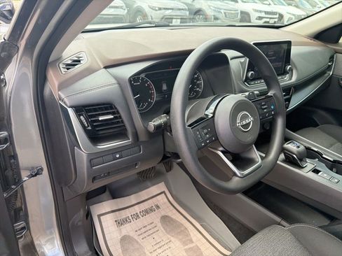 Used 2022 Nissan Rogue SV FWD image 12