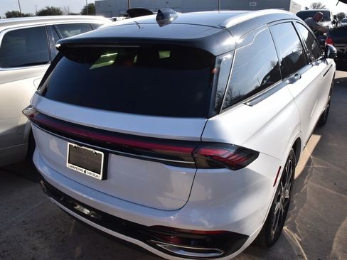 Certified 2026 Lincoln Nautilus Reserve image 5