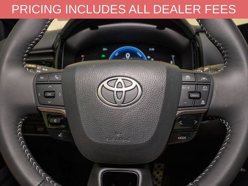 Used 2026 Toyota Camry SE FWD image 17
