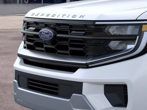 New 2025 Ford Expedition Platinum w/ Platinum Ultimate Package AWD/4WD image 17