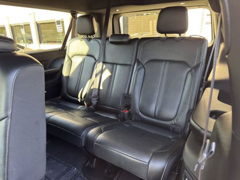 Used 2024 Jeep Wagoneer L Series II w/ Flexible Seating Group AWD/4WD image 30