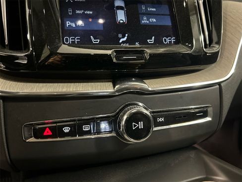 Used 2020 Volvo XC60 T8 Inscription image 18