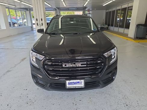 Certified 2023 GMC Terrain SLE w/ Driver Convenience Package FWD image 8