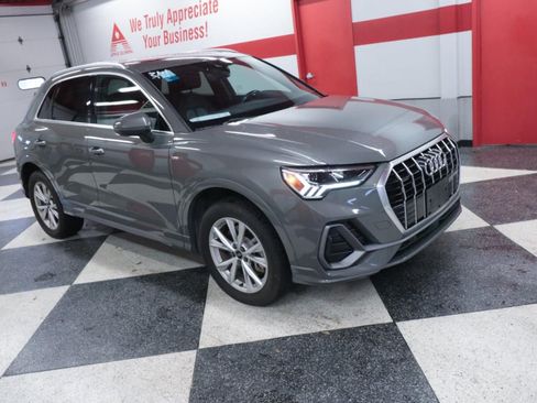 Used 2023 Audi Q3 2.0T Premium AWD/4WD image 3