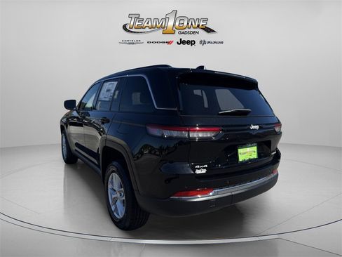 New 2025 Jeep Grand Cherokee Laredo w/ Luxury Tech Group I image 11