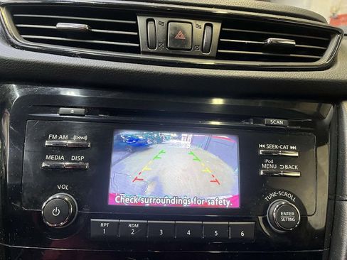 Used 2017 Nissan Rogue SV w/ Midnight Edition Package AWD/4WD image 16