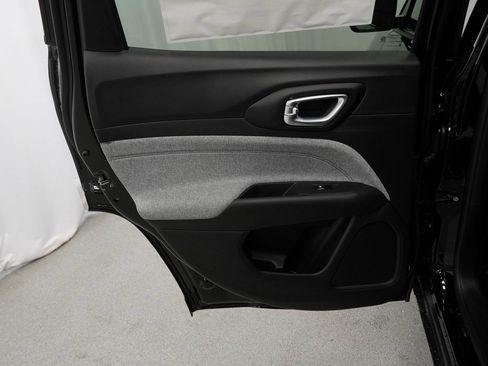 New 2026 Jeep Compass Latitude image 29