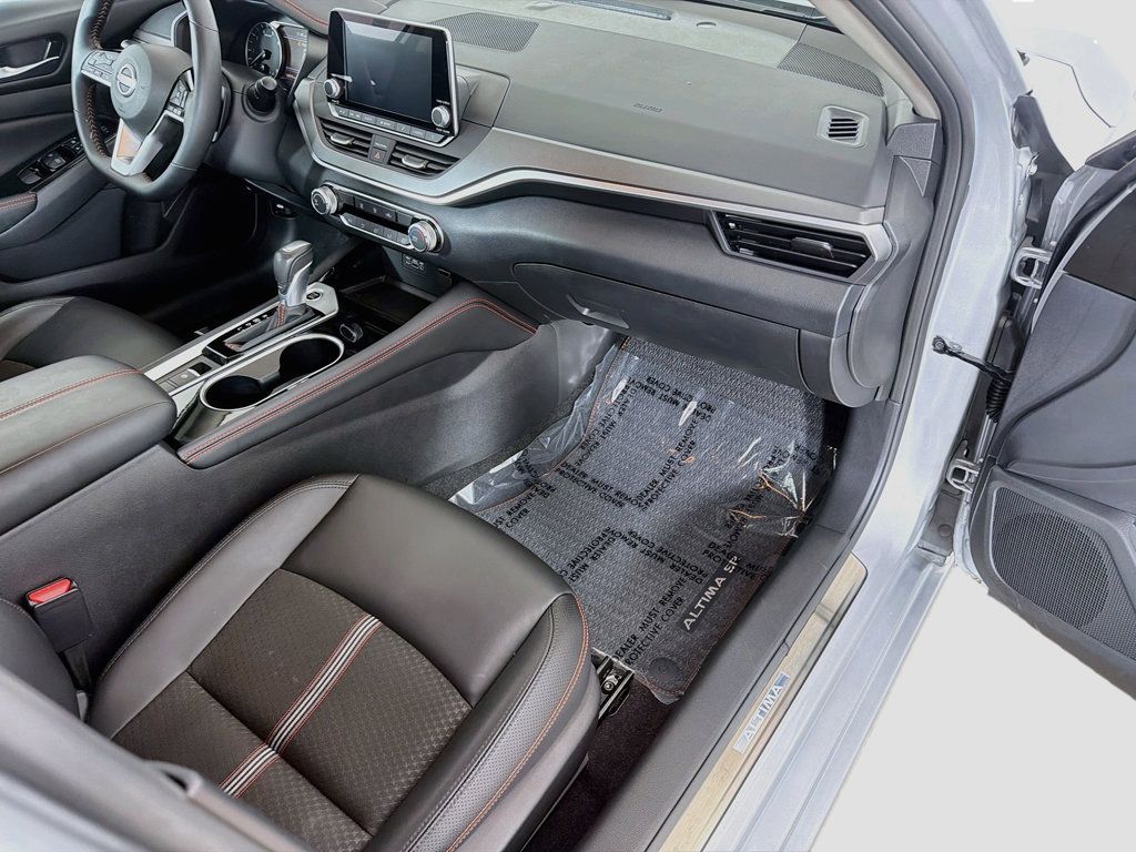 Used 2025 Nissan Altima 2.5 SR AWD/4WD image 15
