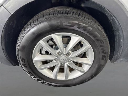 Used 2018 Kia Sorento AWD image 22
