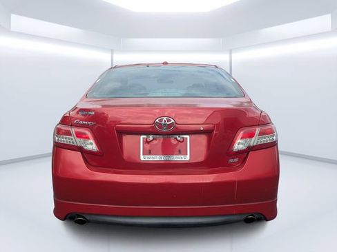 Used 2010 Toyota Camry LE FWD image 4
