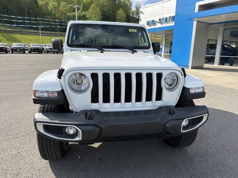 Used 2023 Jeep Gladiator Overland AWD/4WD image 11