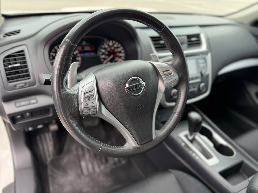 Used 2017 Nissan Altima 2.5 SR w/ Midnight Edition Package FWD image 8