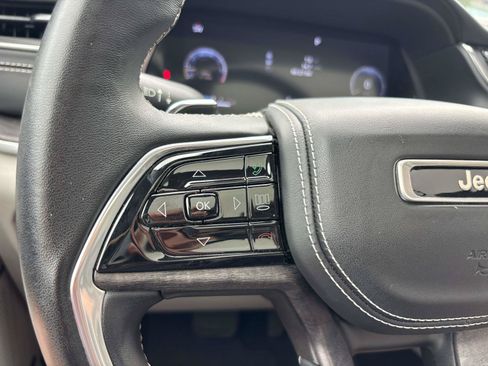 Used 2022 Jeep Grand Cherokee Overland AWD/4WD image 21