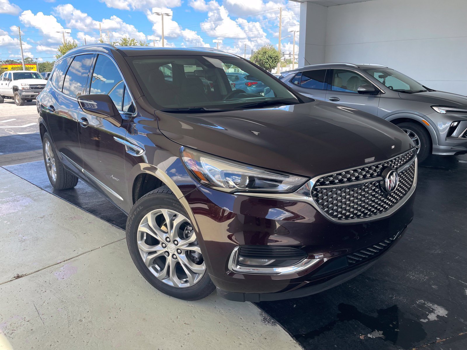 Used 2021 Buick Enclave Avenir w/ Avenir Technology Package FWD image 5