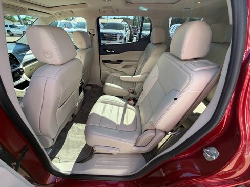 Used 2021 GMC Acadia Denali w/ Denali Technology Package FWD image 25
