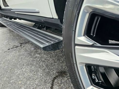 Used 2025 Cadillac Escalade Premium Luxury w/ Touring Package image 18