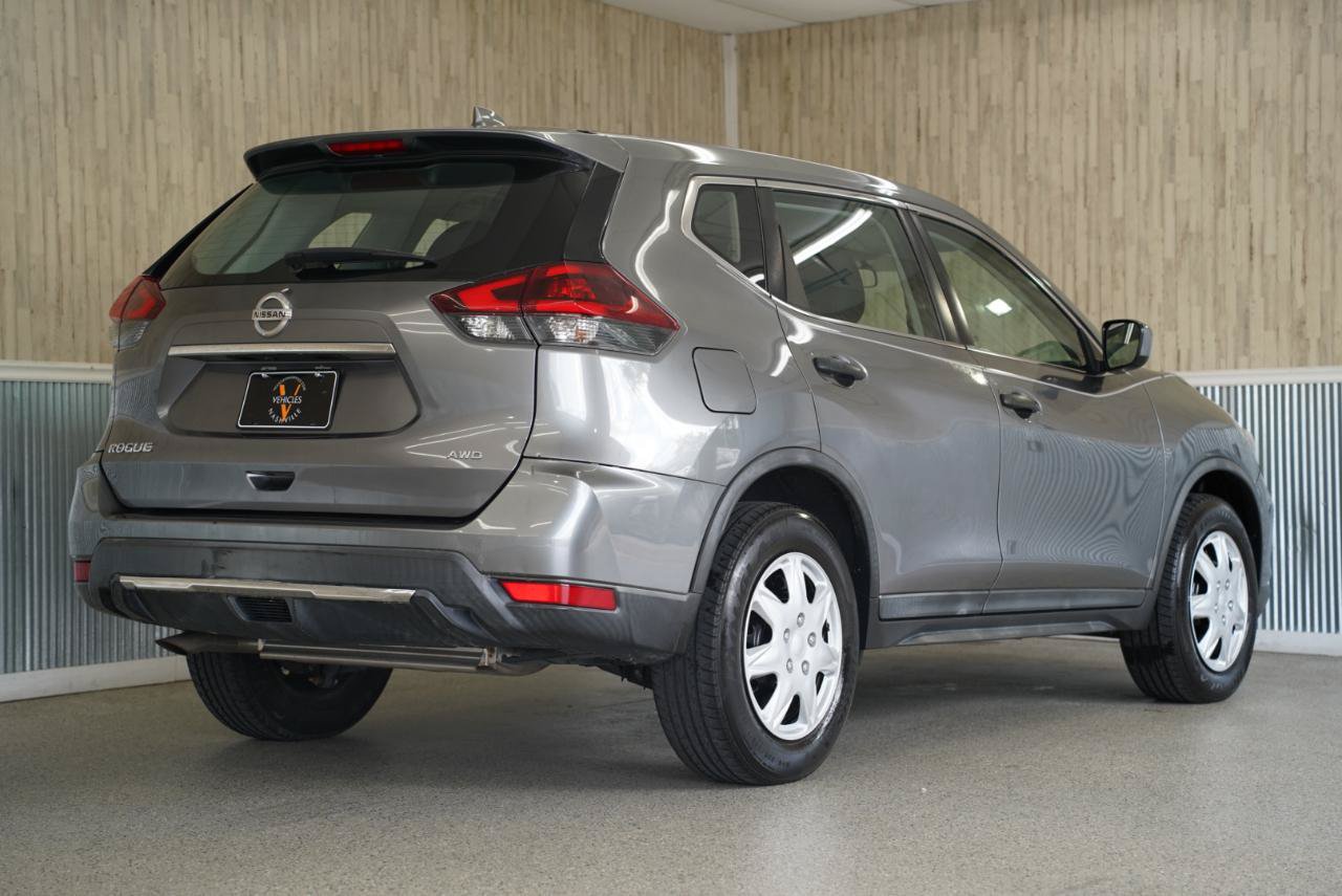 Used 2018 Nissan Rogue S AWD/4WD image 10
