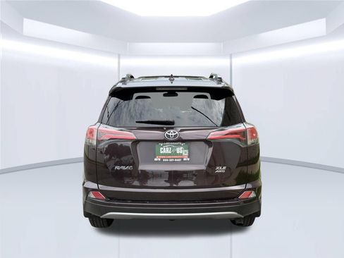Used 2018 Toyota RAV4 XLE AWD/4WD image 6