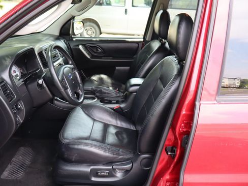Used 2005 Ford Escape Limited AWD/4WD image 19