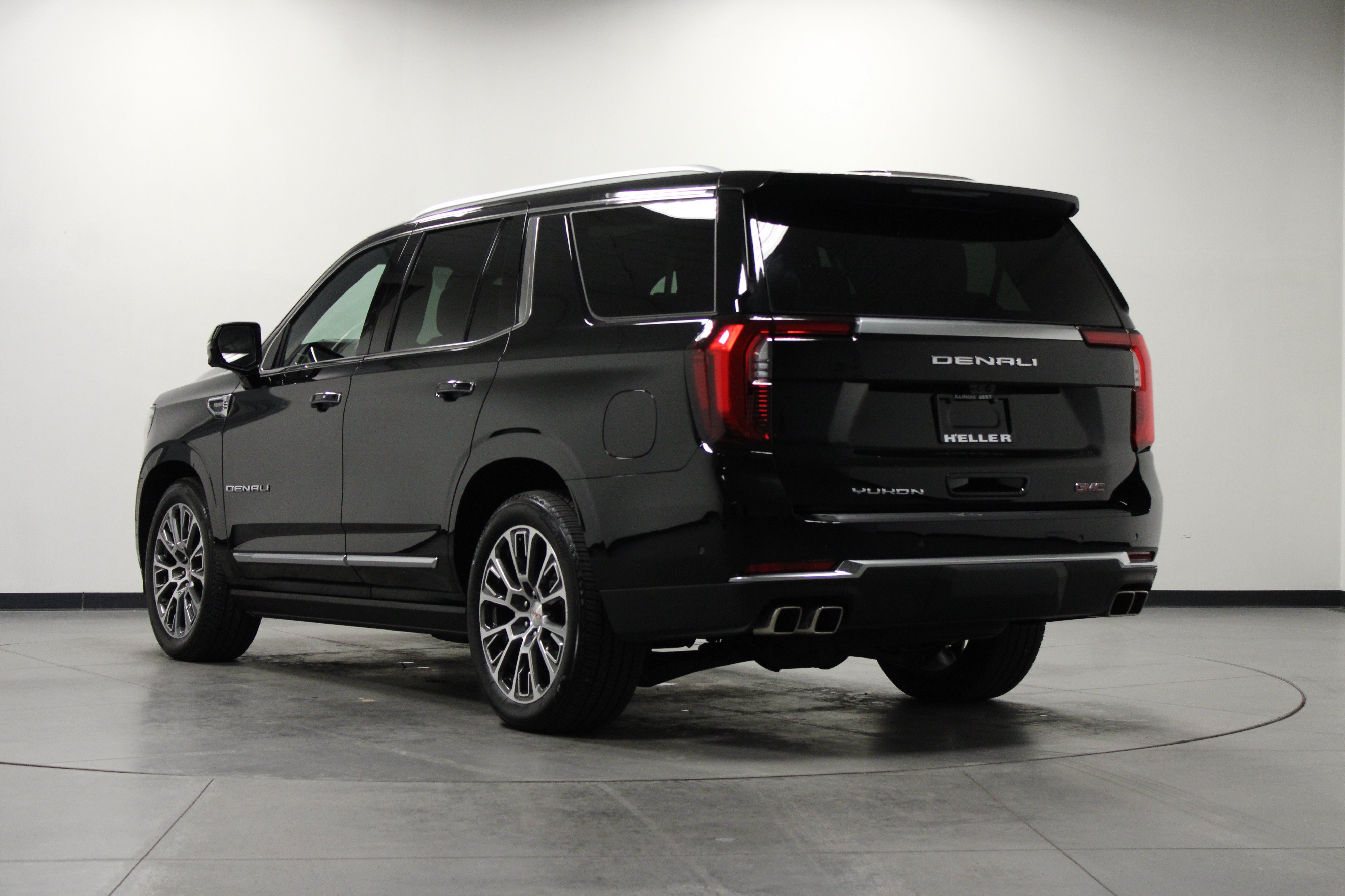 Used 2025 GMC Yukon Denali w/ Denali Reserve Package AWD/4WD image 6