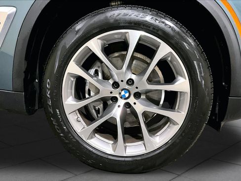 Used 2025 BMW X5 xDrive40i w/ Premium Package AWD/4WD image 10