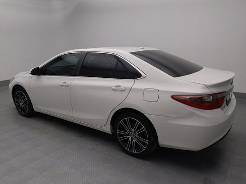 Used 2016 Toyota Camry SE image 3